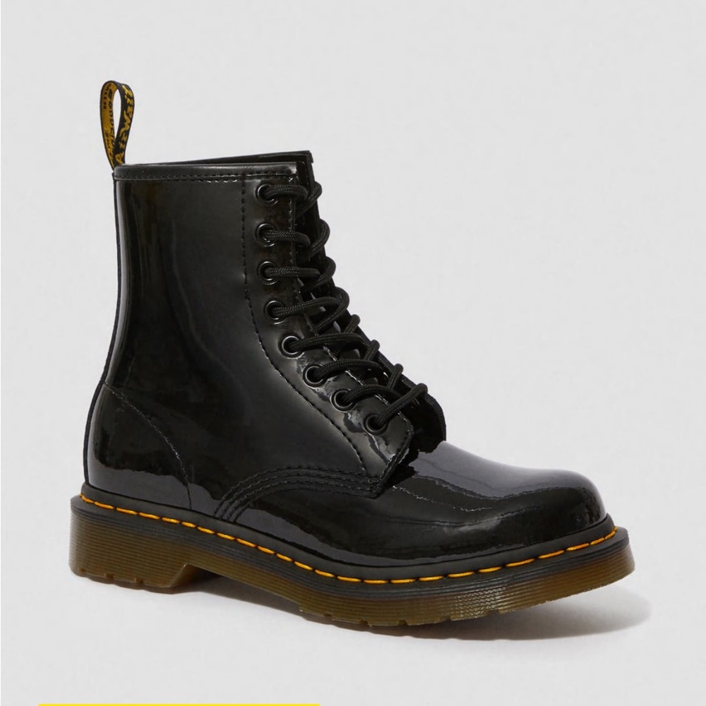 Dr. Martins 1460 WOMEN'S PATENT LEATHER LACE UP BOOTS